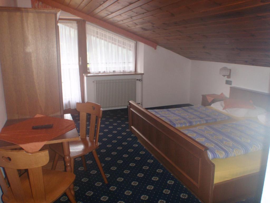 Hotel Silvesterhof Toblach Rum bild