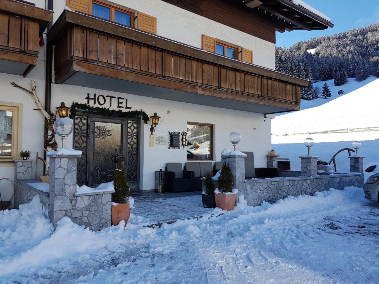 Hotel Silvesterhof Toblach Exteriör bild